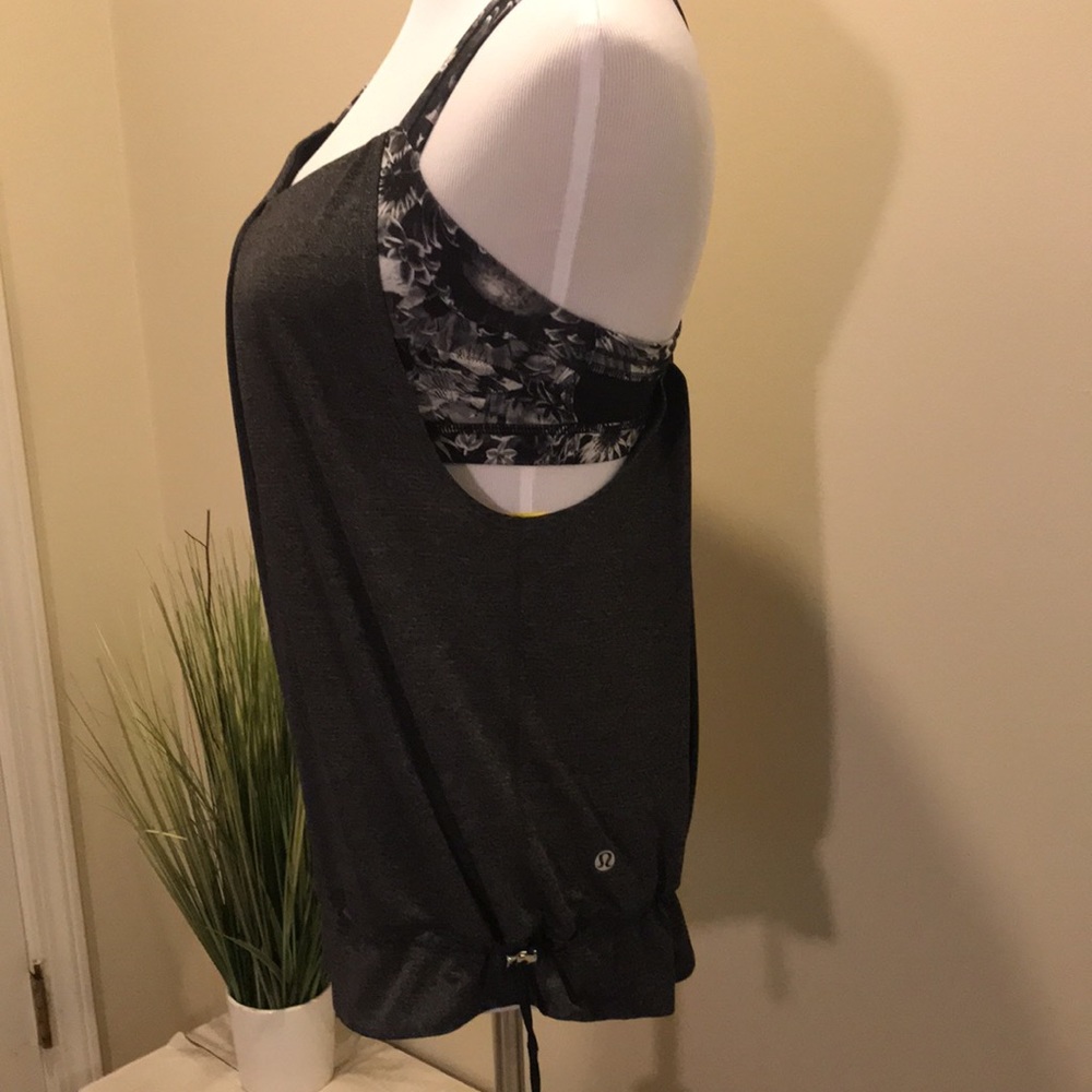 Lululemon tank with built in contrast bra. Sz 8 - Picture 2 of 8